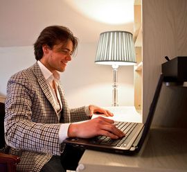 LSI - IH Portsmouth - Arbeit am Computer